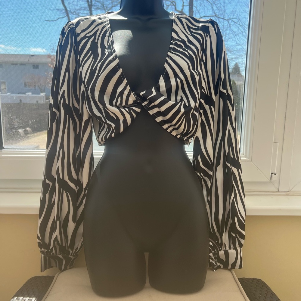 White Fox Zebra Print Twist Front Women's CropTop - Black & White